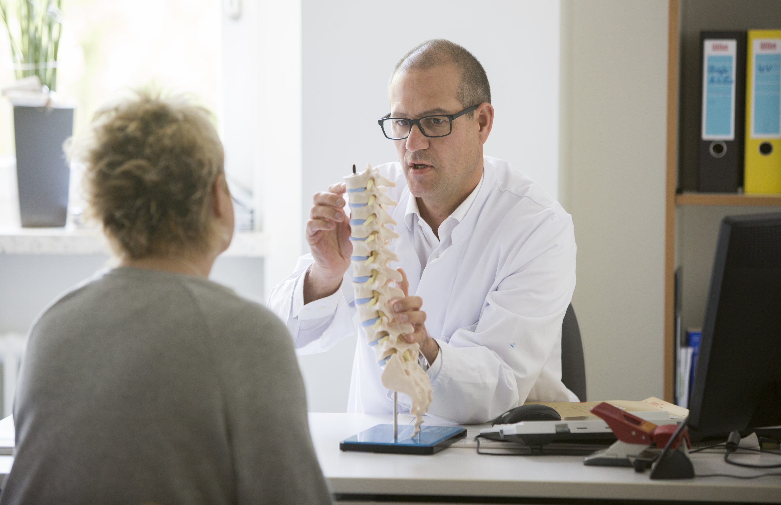 Nach der Operation einer Spinalkanalverengung / Spinalkanalstenose bei den Wirbelsäulen-Spezialisten der Paracelsus-Klinik Henstedt-Ulzburg